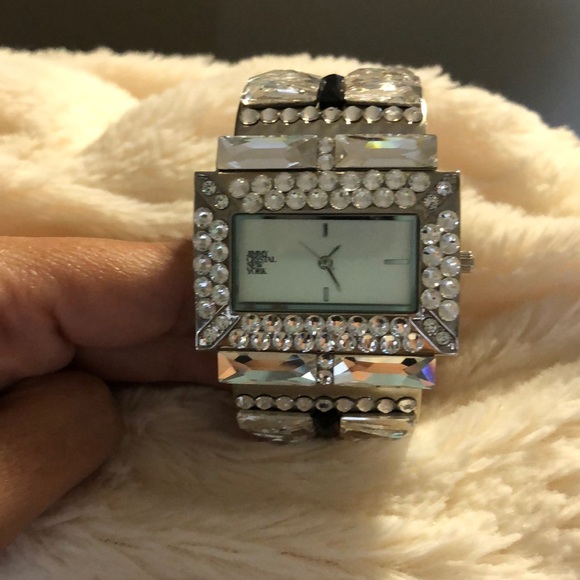 Jimmy Crystal Watch - Picture 2 of 5